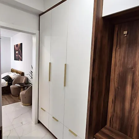 Apartman Naomi *