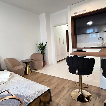 דירה Apartman Naomi *